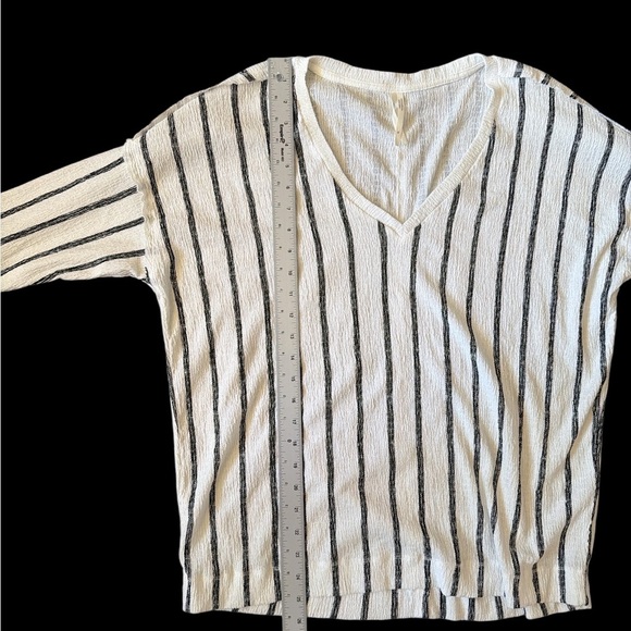 Anthropologie Textured Striped V-Neck Long Sleeve Top XL White Black - Picture 6 of 7
